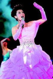 谭晶资料,跨越艺术巅峰的歌唱家与公益使者